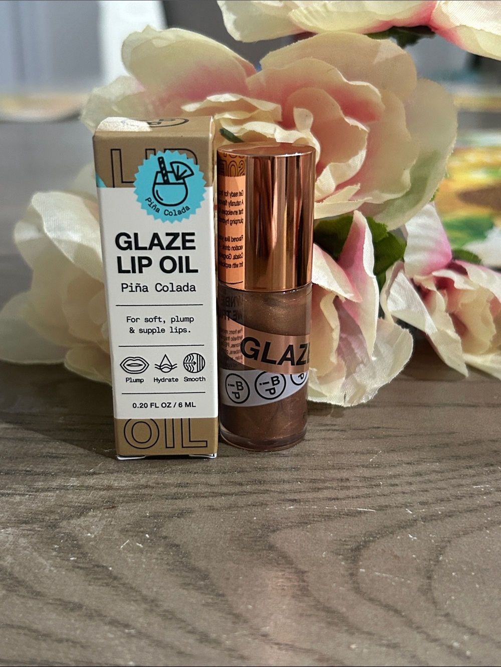 Glaze Lip Oil Piña Colada – Shimmery Bronze Lip Gloss & Hydrator